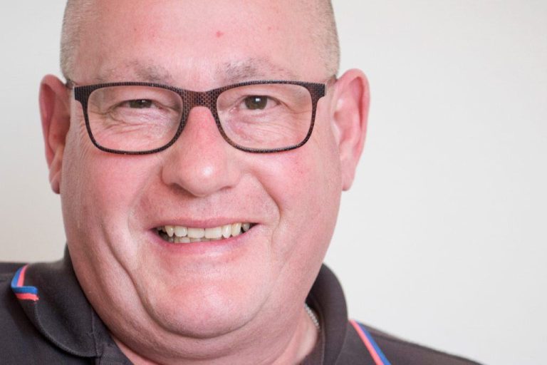 Portret foto lachende man